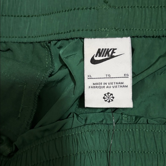 Nike Green Sweatpants with White Accents - Picture 4 of 4